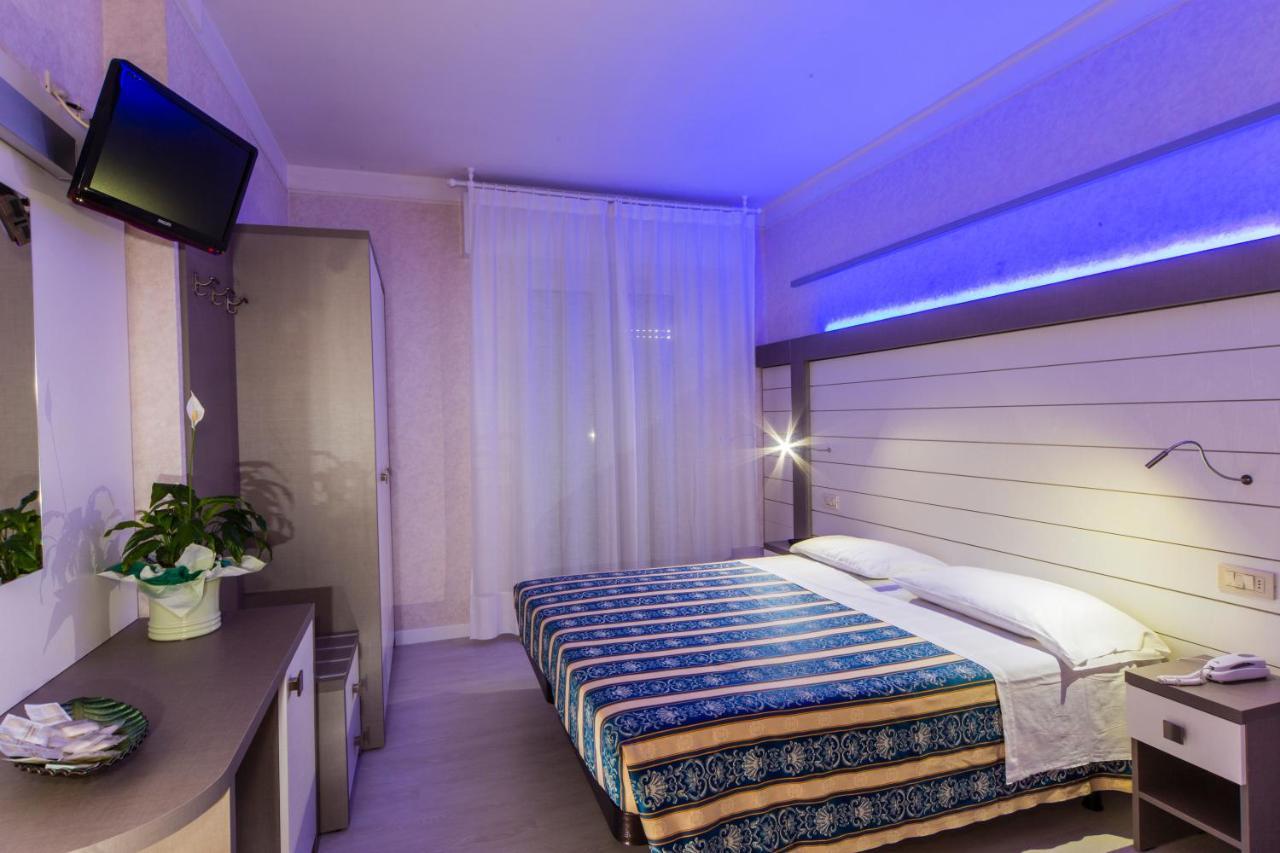 Hotel Record Riccione Exterior foto