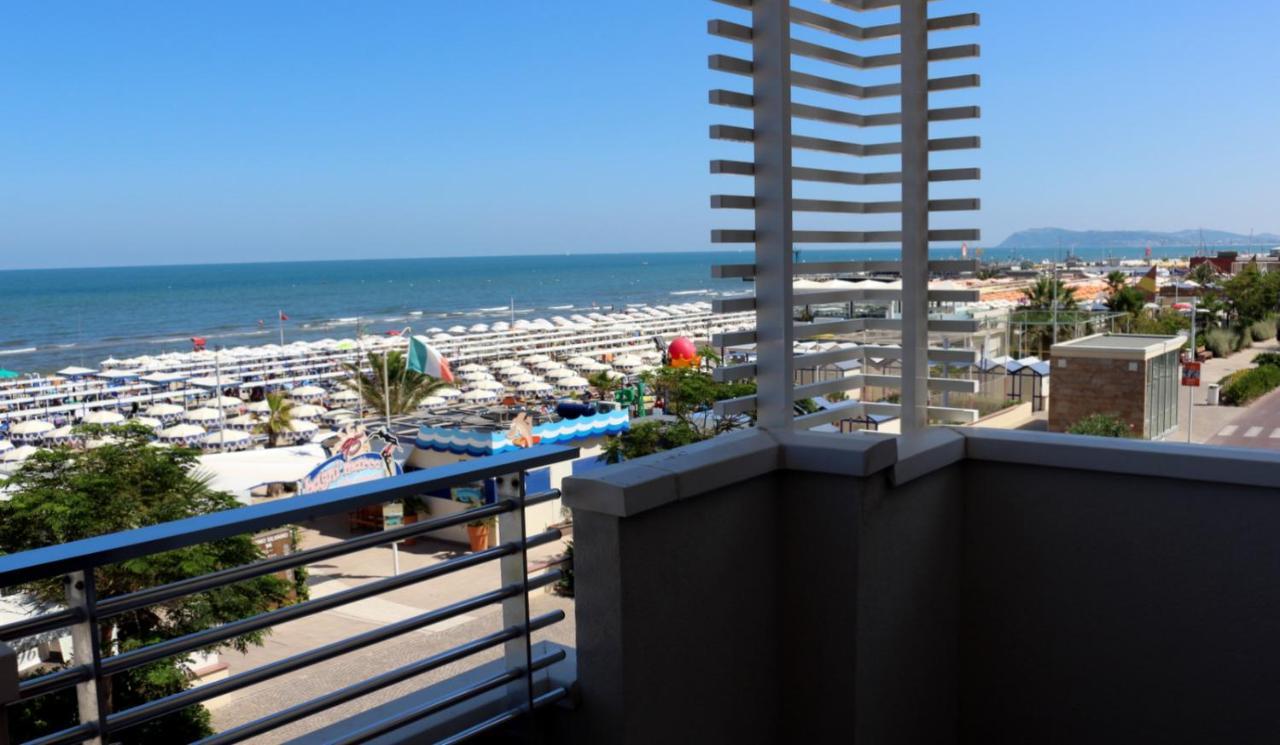 Hotel Record Riccione Exterior foto
