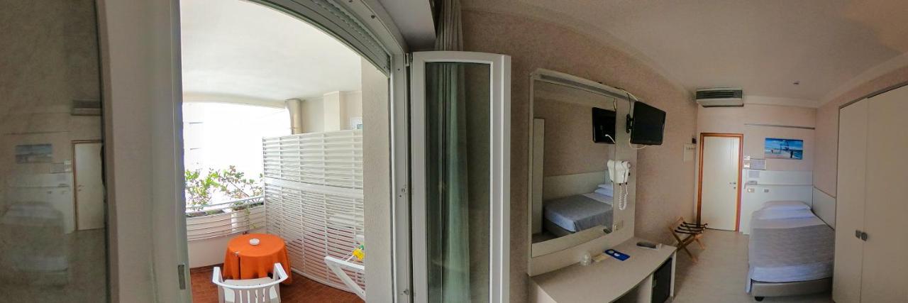 Hotel Record Riccione Exterior foto