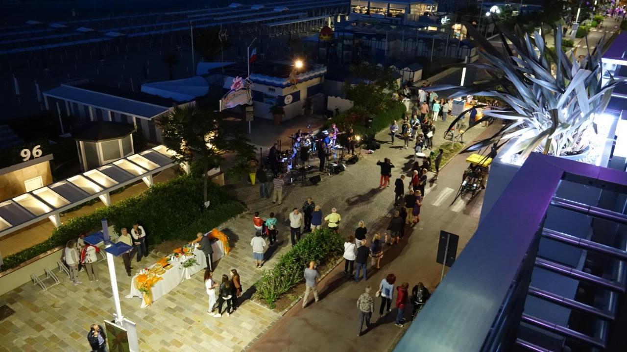Hotel Record Riccione Exterior foto