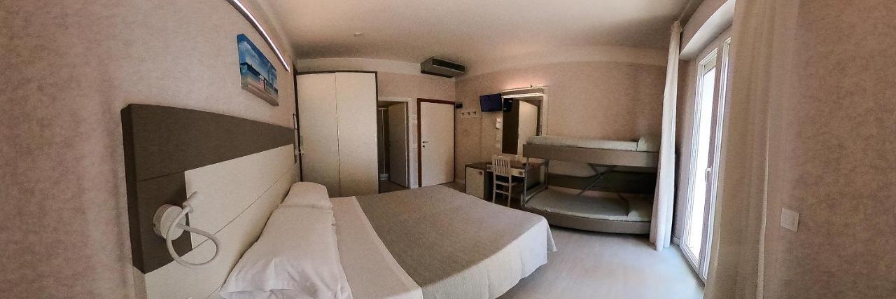 Hotel Record Riccione Exterior foto
