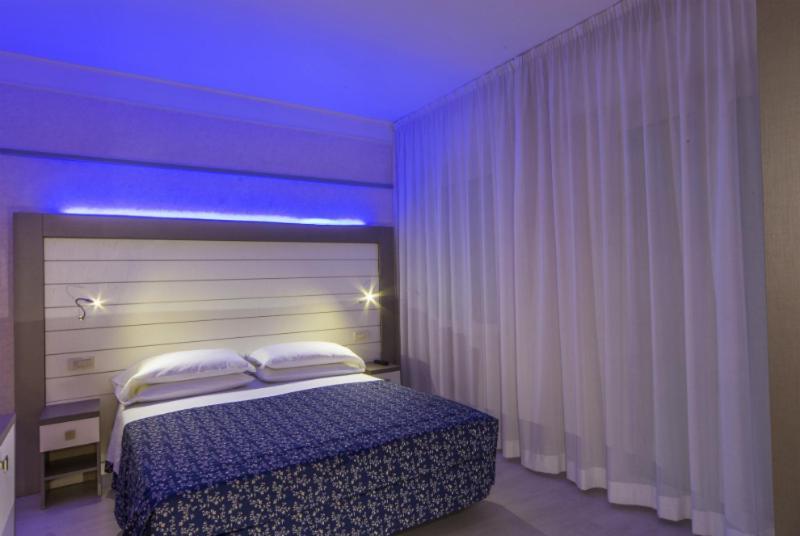 Hotel Record Riccione Exterior foto