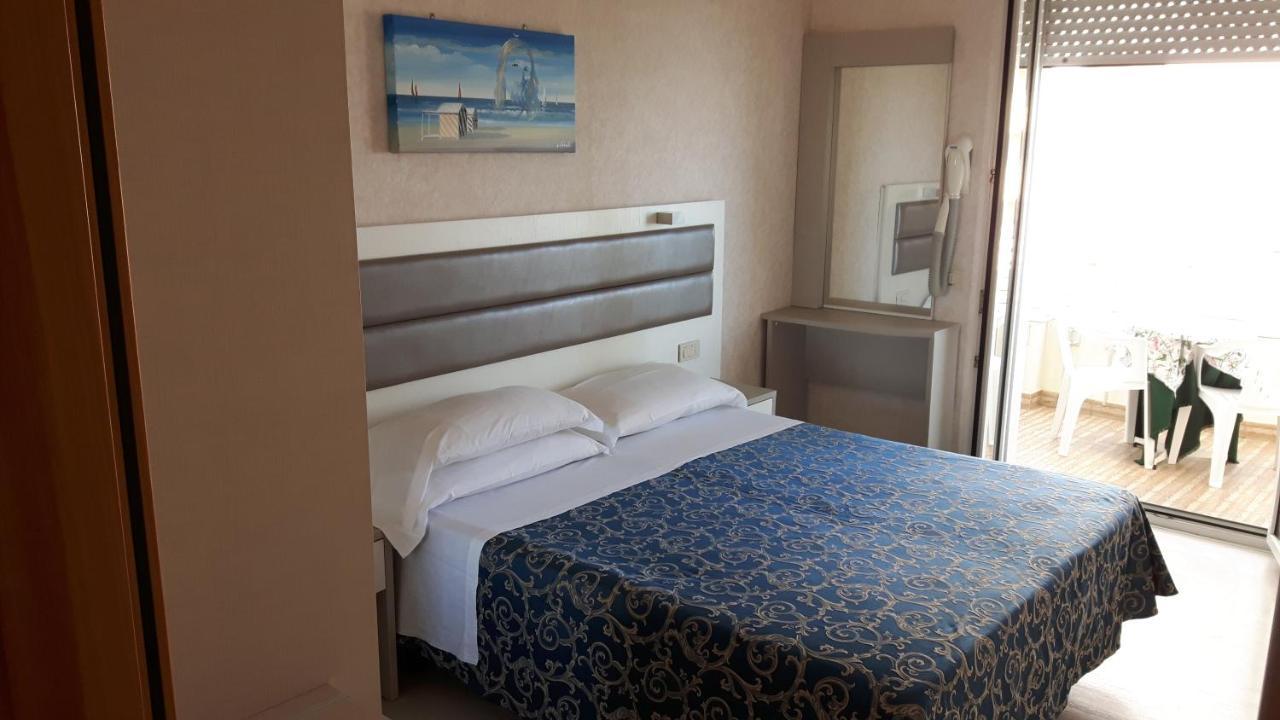Hotel Record Riccione Exterior foto