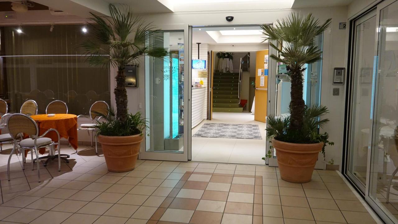 Hotel Record Riccione Exterior foto